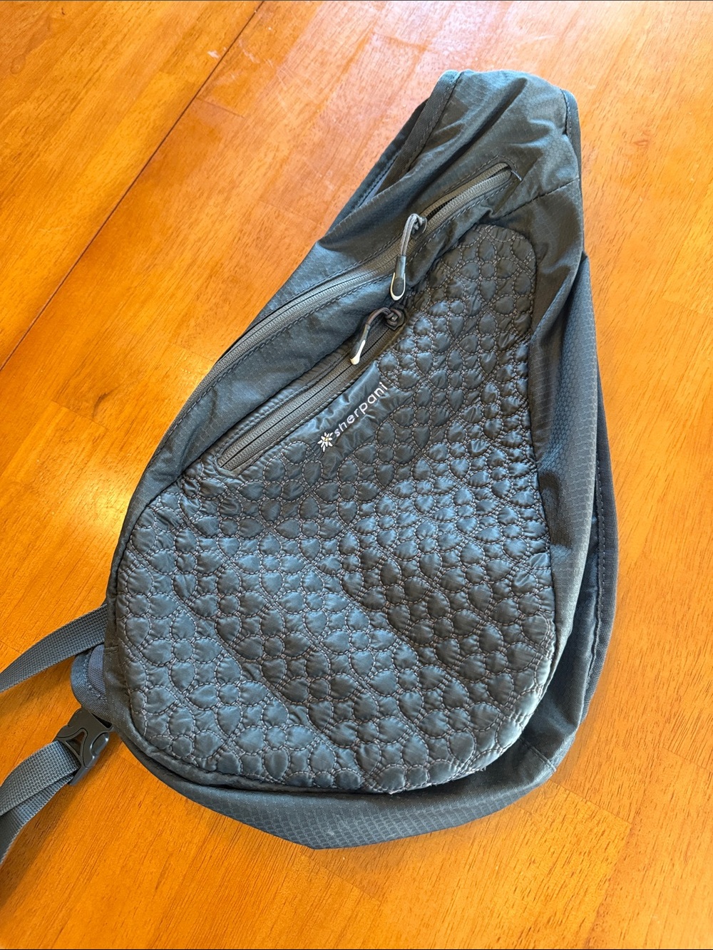 Sherpani Esprit Carbon Quilted Sling Bag